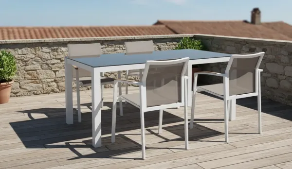 Muebles de jardín, sillas y mesas en aluminio blanco